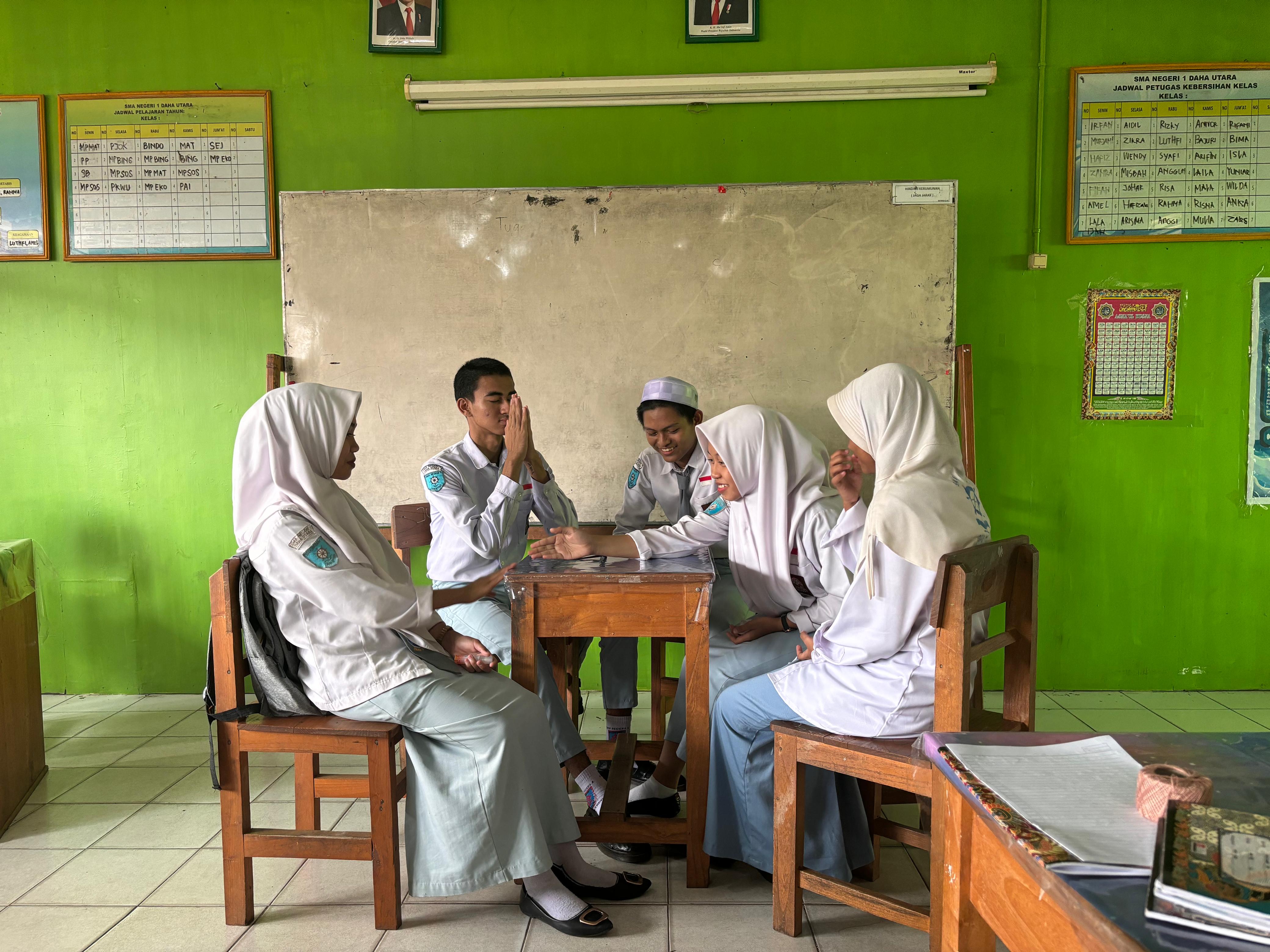 Momen kelas 12 F5 SMAN 1 DAHA UTARA