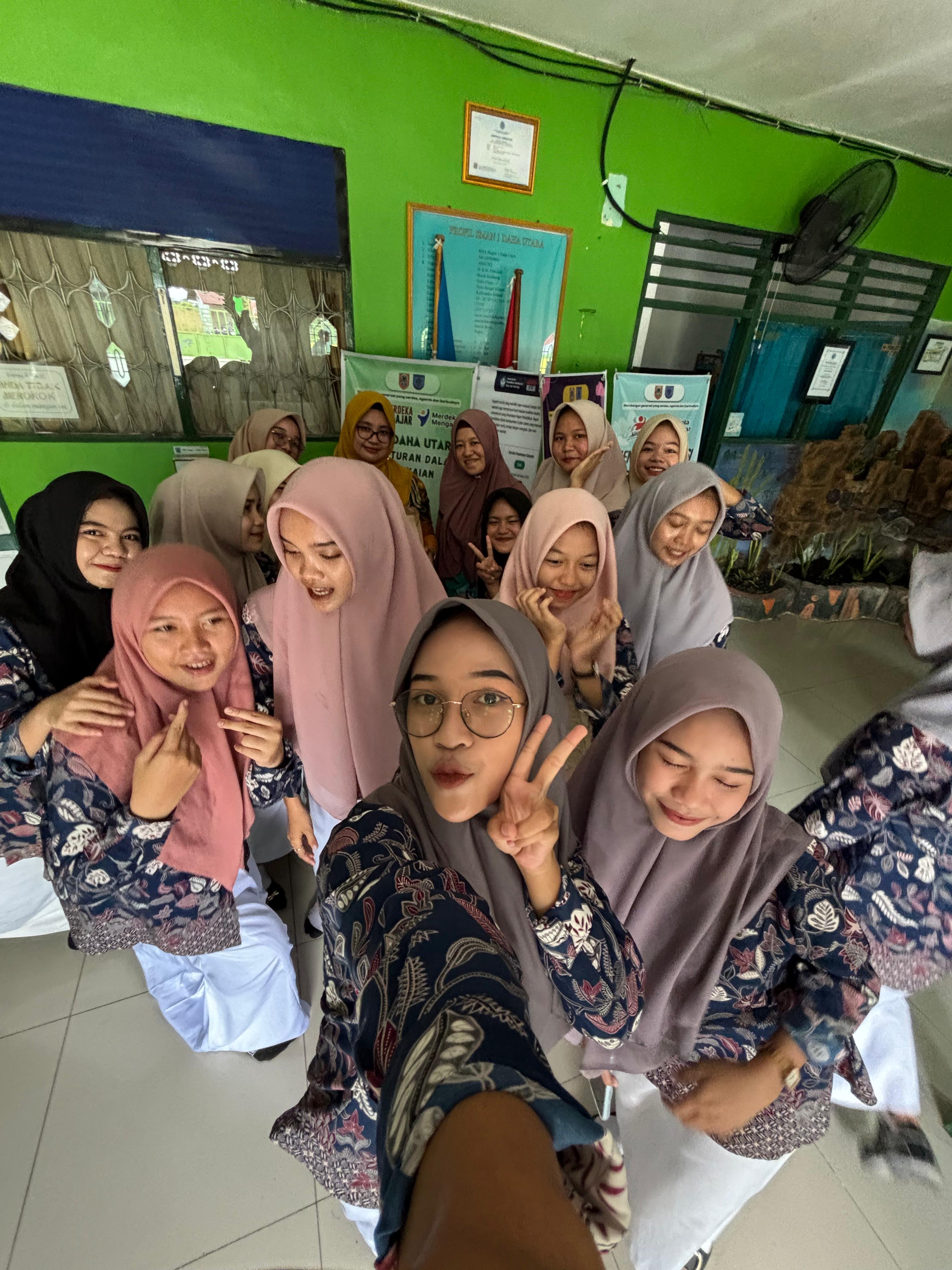 Momen kelas 12 F5 SMAN 1 DAHA UTARA